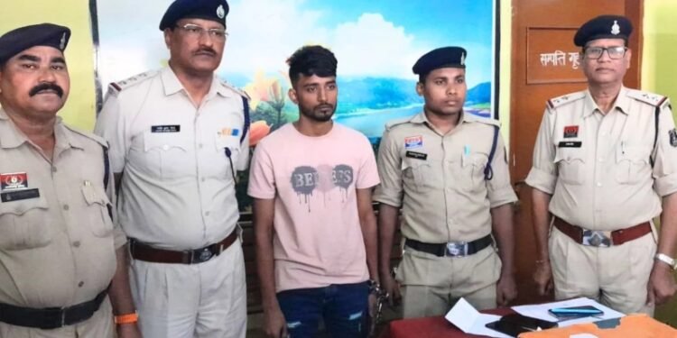 दुर्ग रेलवे स्टेशन से बांग्लादेशी गिरफ्तार, मुंबई पुलिस को चकमा देकर हुआ था रफुच्चकर