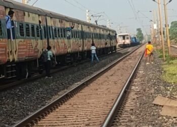 बिलासपुर रेल मंडल में फिर हड़कंप: एक ही ट्रैक पर आमने-सामने आ गईं तीन ट्रेनें