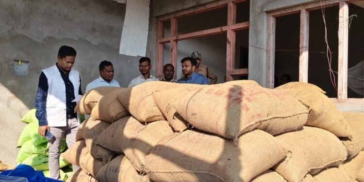 CG NEWS: धान खरीदी में लापरवाही पड़ी भारी, दो ग्रामीण कृषि विस्तार अधिकारी निलंबित