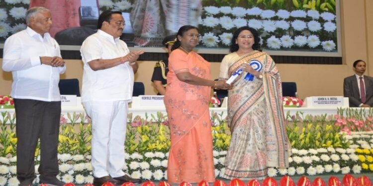 जल संरक्षण में छत्तीसगढ़ देश में अव्वल, मिले तीन राष्ट्रीय पुरस्कार, राष्ट्रपति ने किया सम्मानित