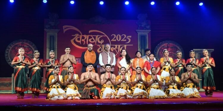 खैरागढ़ महोत्सव में शामिल हुए राज्यपाल रमेन डेका, कहा- एशिया के पहले संगीत विश्वविद्यालय को फिर से ‘A ग्रेड’ बनाना होगा लक्ष्य