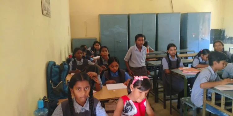 CG NEWS- सर्द हवाओं ने बदला स्कूलों का टाइम टेबल, अब इतने बजे से लगेगी कक्षाएं