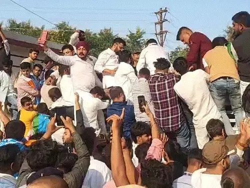 CG NEWS: GGU में छात्र की संदिग्ध मौत पर बवाल, NSUI कार्यकर्ता सड़क पर उतरे; पुलिस से जोरदार झड़प