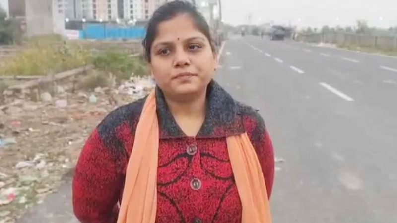 ‘गहने खुद उतार दो, वरना हम अपने हिसाब से उतारेंगे.. ‘PhD स्कॉलर से लूट