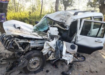 CG NEWS: सड़क किनारे खड़े ट्रक से टकराई तेज रफ्तार स्कॉर्पियो, 5 लोगों की मौके पर मौत; 7 गंभीर घायल