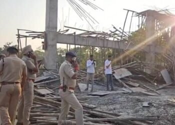 CG NEWS: मेंडिकल कॉलेज के निर्माणाधीन भवन की छत गिरी, 9 मजदूर घायल