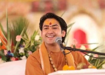 DhirendraShastri: बागेश्वर के धीरेंद्र शास्त्री करेंगे भूतों पर PhD, विदेशी यूनिवर्सिटी में लेने का मन बना रहे आवेदन