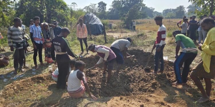 CG NEWS: जमीन विवाद में महिला की हत्या, बिना सिर के दफनाया शव, गांव में हिंसा और आगजनी