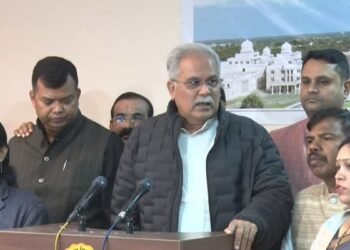 विधानसभा में हसदेव अरण्य पर घमासान: स्थगन खारिज होते ही गर्भगृह में घुसा विपक्ष, कांग्रेस विधायक स्वतः निलंबित