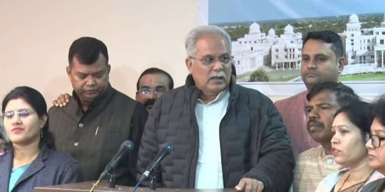 विधानसभा में हसदेव अरण्य पर घमासान: स्थगन खारिज होते ही गर्भगृह में घुसा विपक्ष, कांग्रेस विधायक स्वतः निलंबित