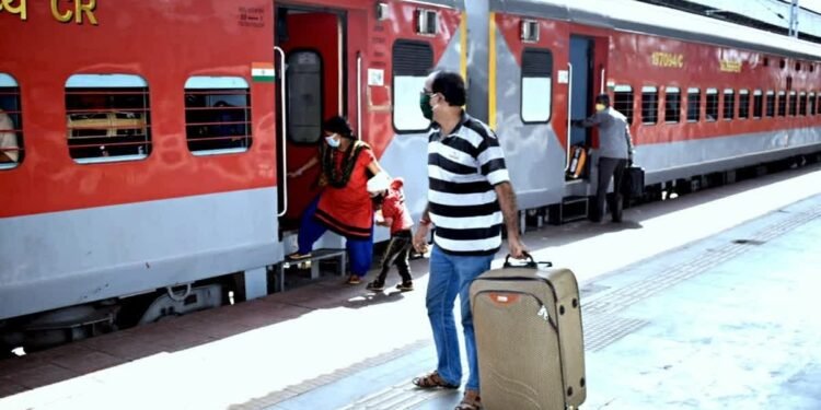 RAILWAY TICKET FARE HIKE: रेल यात्रियों को लगा झटका: आज से बढ़ा ट्रेन किराया, जानिए कितना देना होगा ज्यादा