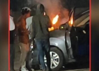 CG NEWS: सड़क पर जन्मदिन का जश्न, तलवार लेकर पहुंचे युवक, तभी हुई पुलिस की एंट्री…. फिर थाने में हुआ हैप्पी बर्थडे