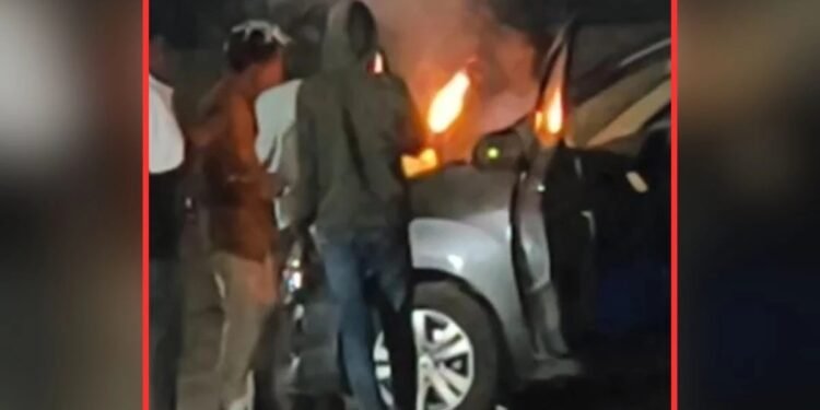 CG NEWS: सड़क पर जन्मदिन का जश्न, तलवार लेकर पहुंचे युवक, तभी हुई पुलिस की एंट्री…. फिर थाने में हुआ हैप्पी बर्थडे