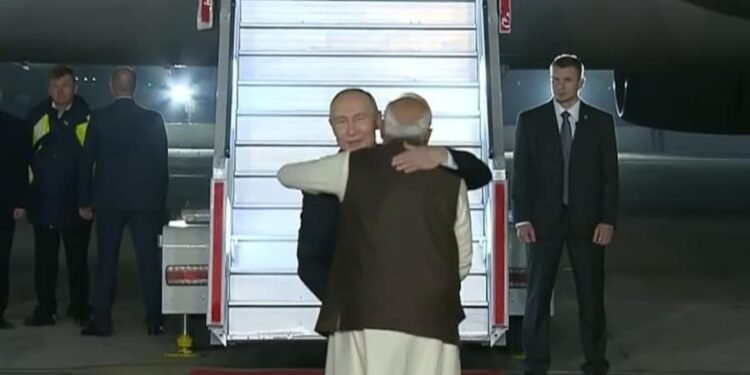 ब्रेकिंग न्यूज़: भारत पहुंचे रूसी राष्ट्रपति व्लादिमिर पुतिन, पीएम मोदी ने एयरपोर्ट पर किया स्वागत