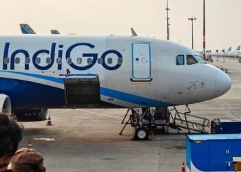 इंडिगो के टॉप अधिकारियों को DGCA का समन, 6 दिनों में 3900 उड़ानें रद्द होने पर मांगा जाएगा जवाब