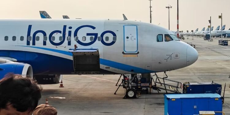 इंडिगो के टॉप अधिकारियों को DGCA का समन, 6 दिनों में 3900 उड़ानें रद्द होने पर मांगा जाएगा जवाब