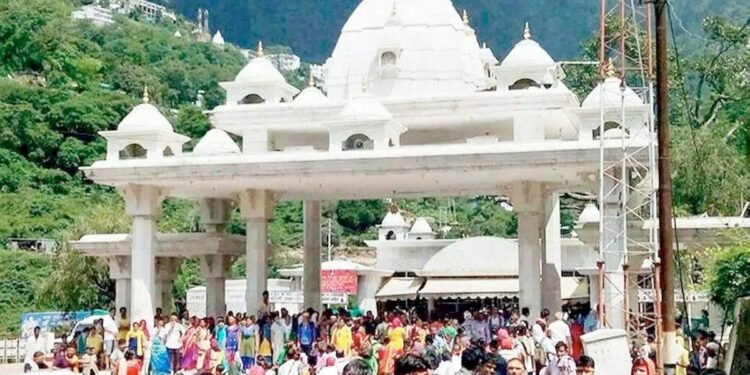 Vaishno Devi Temple: वैष्णो देवी मंदिर में दर्शन के नए नियम लागू, नववर्ष पर श्रद्धालुओं की भीड़ के लिए खास इंतजाम