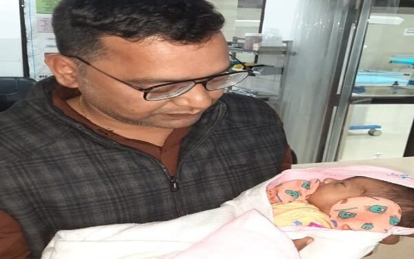 CG NEWS: स्टेशन पर मिली लावारिस नवजात बच्ची, अस्पताल में कराया गया भर्ती