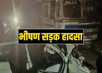 CG NEWS: कार और ट्रक की भीषण टक्कर में दो युवकों की मौत