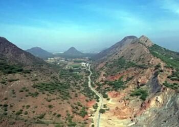 अरावली विवाद में नया मोड़, सुप्रीम कोर्ट ने अपने ही फैसले पर लगाई रोक