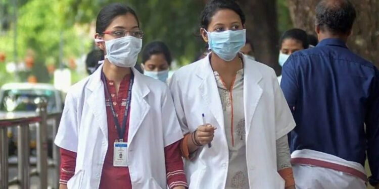 छत्तीसगढ़ में PG मेडिकल काउंसिलिंग अस्थायी रूप से स्थगित, कोर्ट ने 16 दिसंबर तक सुरक्षित रखा फैसला