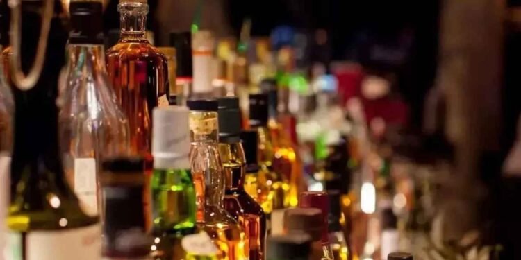 CG Liquor Scam: शराब घोटाले में ईडी की बड़ी कार्रवाई, 82 आरोपियों के खिलाफ कोर्ट में पेश हुई अंतिम चार्जशीट