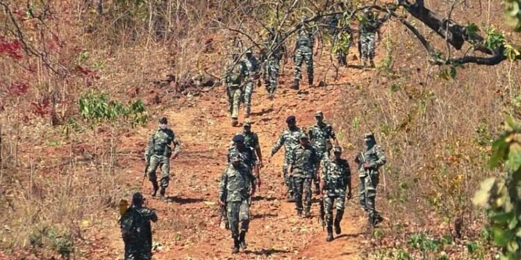 नक्सल संगठन में गुटबाजी तेज, DKSZC ने मनीष कुंजाम और सोनी सोढ़ी पर लगाए गंभीर आरोप