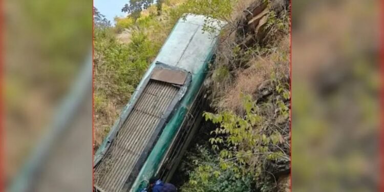 CG NEWS: सरगुजा दौरे में कांग्रेस की गुटबाजी उजागर, भूपेश बघेल के स्वागत से सिंहदेव समर्थकों ने बनाई दूरी