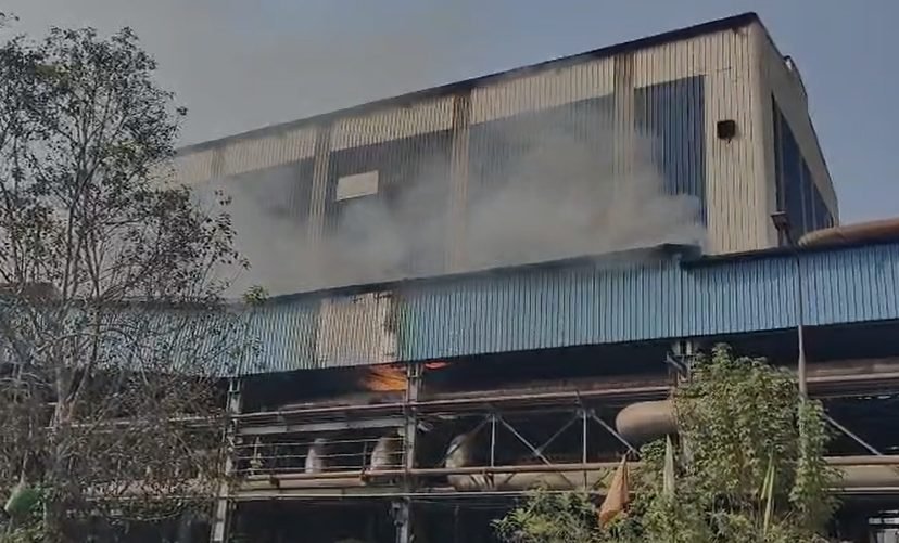 भिलाई ब्रेकिंग: भिलाई स्टील प्लांट में भीषण आग, अफरा- तफरी का माहौल