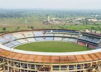 रायपुर वनडे से पहले पुलिस की बड़ी कार्रवाई: ब्लैक में टिकट बेचते दो युवक गिरफ्तार