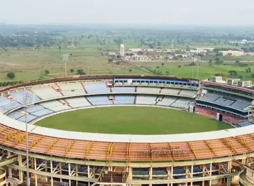 रायपुर वनडे से पहले पुलिस की बड़ी कार्रवाई: ब्लैक में टिकट बेचते दो युवक गिरफ्तार