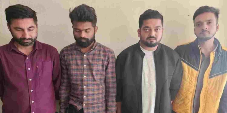 CG NEWS: रायपुर पुलिस का बड़ा धमाका: IPL से पहले ऑनलाइन सट्टा गिरोह का पर्दाफाश, 50 लाख कैश के साथ 4 बुकी गिरफ्तार