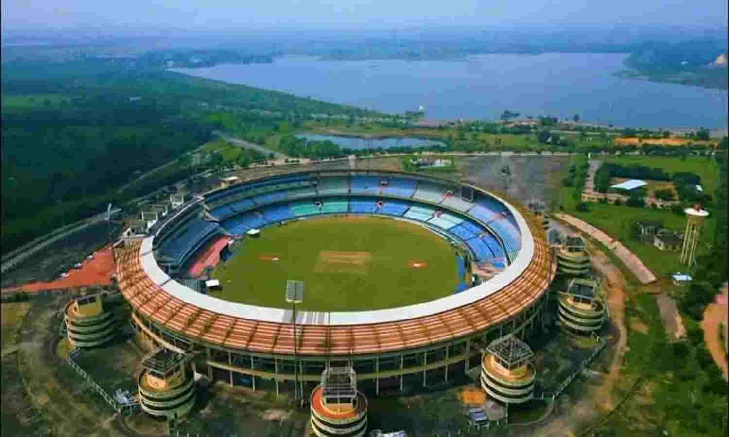 Raipur Cricket : विदेशी स्टाइल में होगी सुरक्षा, अवैध एंट्री रोकने के लिए स्टेडियम के गेटों पर लगी लोहे की रेलिंग