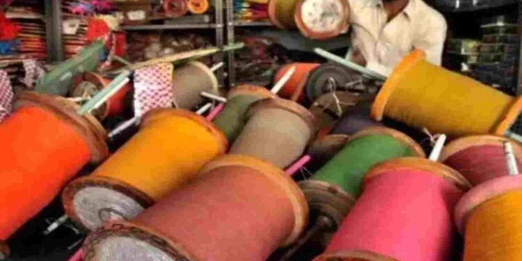 खूनी हुआ ‘चाइनीज मांझा’: रायपुर में छात्र के चेहरे पर आए 34 टांके, भिलाई में मजदूर का गला रेता