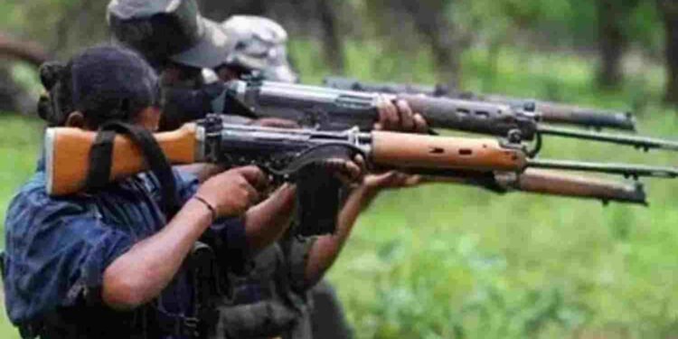 CG NEWS: नक्सलियों की कायराना करतूत, IED ब्लास्ट की चपेट में आने से ग्रामीण की मौत