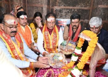 नववर्ष पर मुख्यमंत्री विष्णुदेव साय व केंद्रीय पर्यटन मंत्री ने भोरमदेव मंदिर में की पूजा-अर्चना