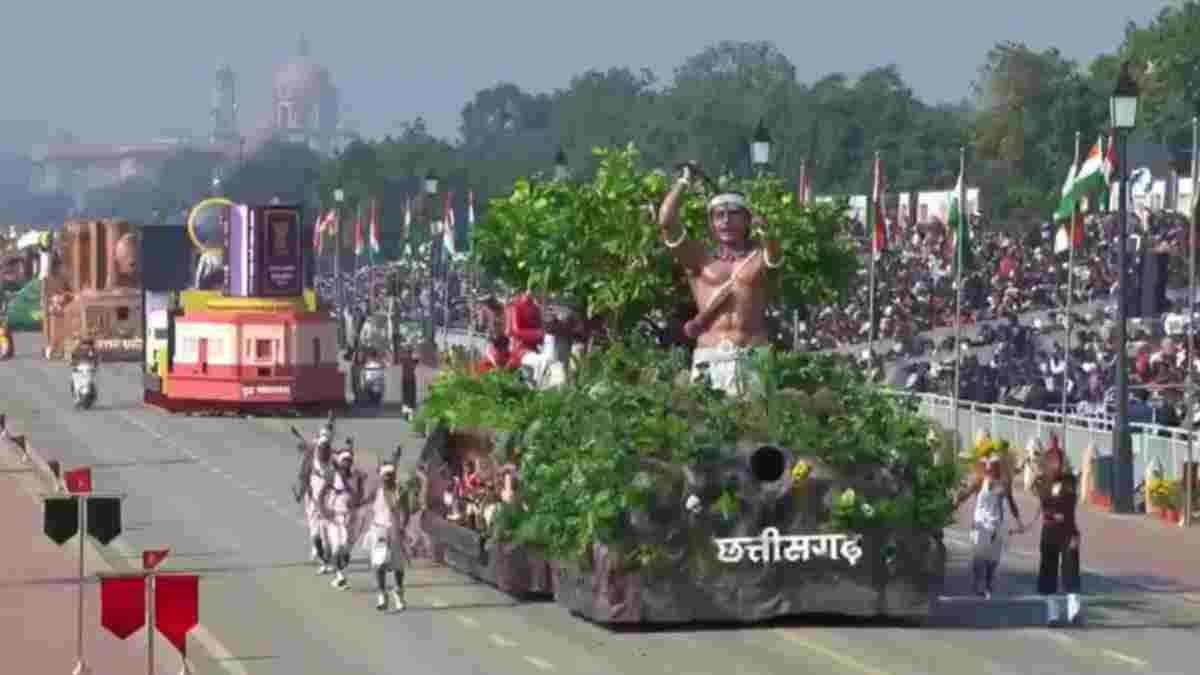 77वें गणतंत्र दिवस पर दिल्ली में छत्तीसगढ़ की झांकी ने खींचा सबका ध्यान