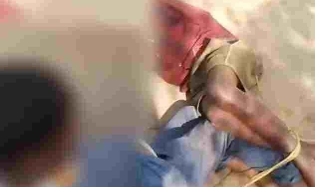Balrampur Child Abuse Case: मटर तोड़ने पर बच्चों को तालिबानी सजा! हाथ-पैर बांधकर बेरहमी से पीटा, वीडियो वायरल