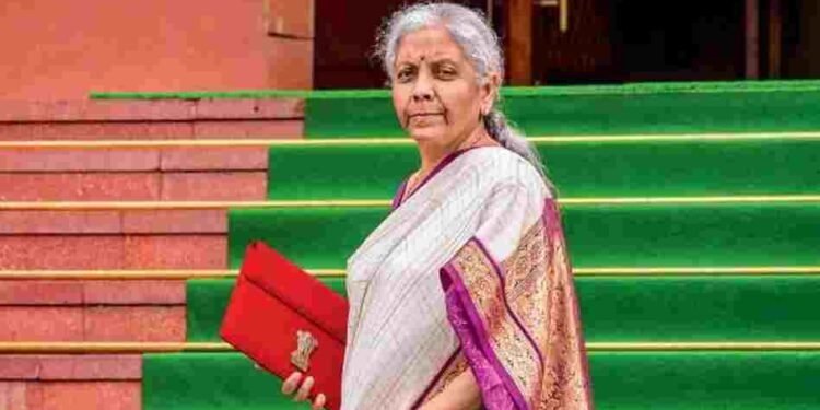 Budget 2026: क्या बजट में खत्म हो जाएगा ओल्ड टैक्स रिजीम? सैलरी वालों की हो सकती है बल्ले-बल्ले