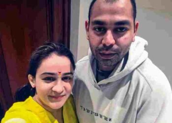 मुलायम परिवार से टूटेगा अपर्णा का रिश्ता, प्रतीक यादव देंगे तलाक