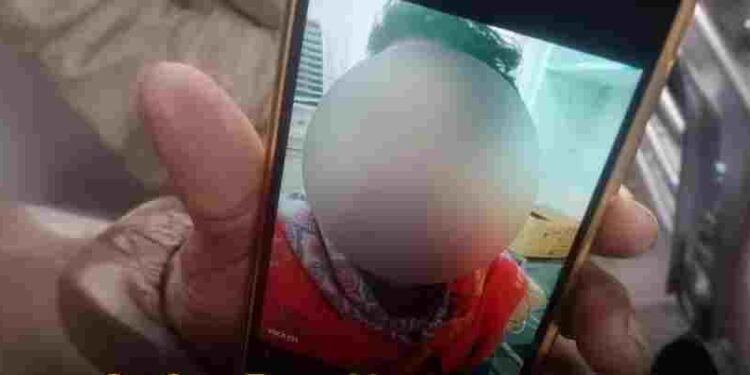 आधी रात, बंद कमरा और बीवी ने काट दिया पति का…. देखें वीडियो