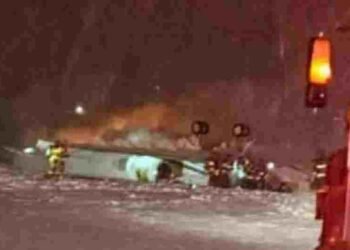 टेकऑफ के दौरान क्रैश हुआ प्राइवेट जेट, लगी भीषण आग, 8 लोग थे सवार