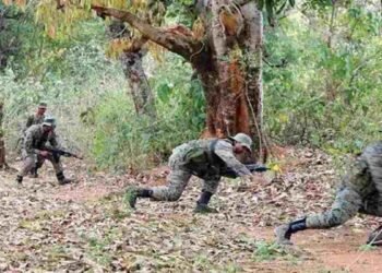 BIG BREAKING- बीजापुर में सुरक्षाबलों-नक्सलियों के बीच भीषण मुठभेड़, पापाराव की मौजूदगी पर बड़ा ऑपरेशन जारी