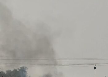 छत्तीसगढ़ में आग का तांडव: महासमुंद में गैस सिलेंडर भरी पिकअप में ब्लास्ट, देखें वीडियो