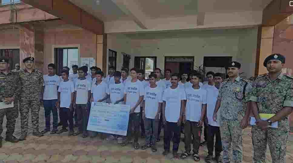 सुकमा में नक्सलवाद की कमर टूटी: 29 नक्सलियों ने एक साथ टेके घुटने, केरलपाल एरिया कमेटी अब खत्म होने की कगार पर