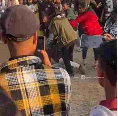 CG NEWS: तीन युवतियों ने युवक को घसीटकर पीटा, देखें वीडियो