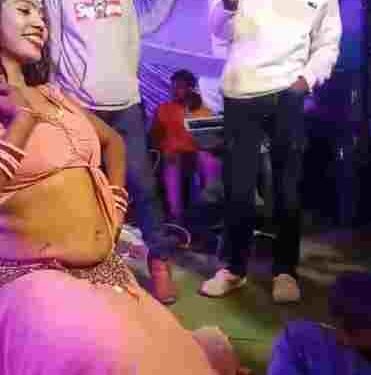 CG NEWS: नाचा प्रोग्राम में ‘साहब’ ने लुटाए सरकारी रसूख के नोट, रोजगार सहायक का वीडियो वायरल