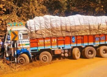 Jhiram Ghati Accident: झीरम घाट पर काल बनकर दौड़ा बेकाबू ट्रक; 3 ग्रामीणों की मौत, 4 घायल