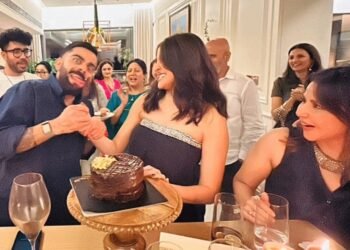 विराट कोहली और अनुष्का शर्मा ने परिवार के साथ मनाया नया साल