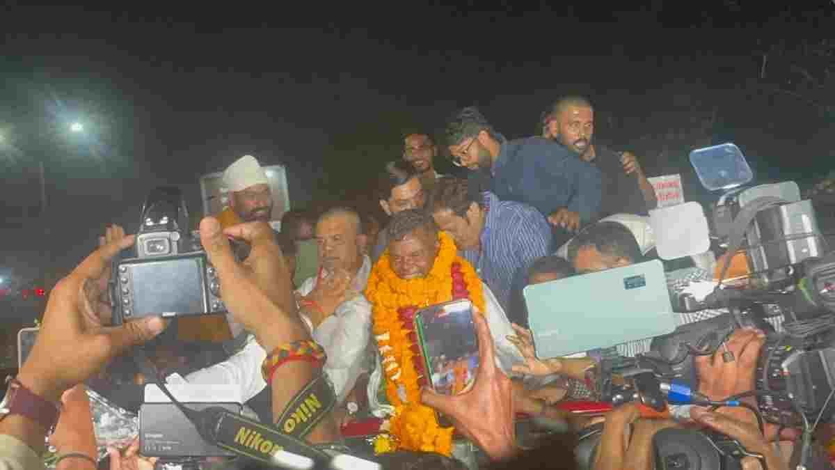 एक साल बाद जेल से बाहर आए कवासी लखमा, समर्थकों ने गोंडी डांस से किया स्वागत